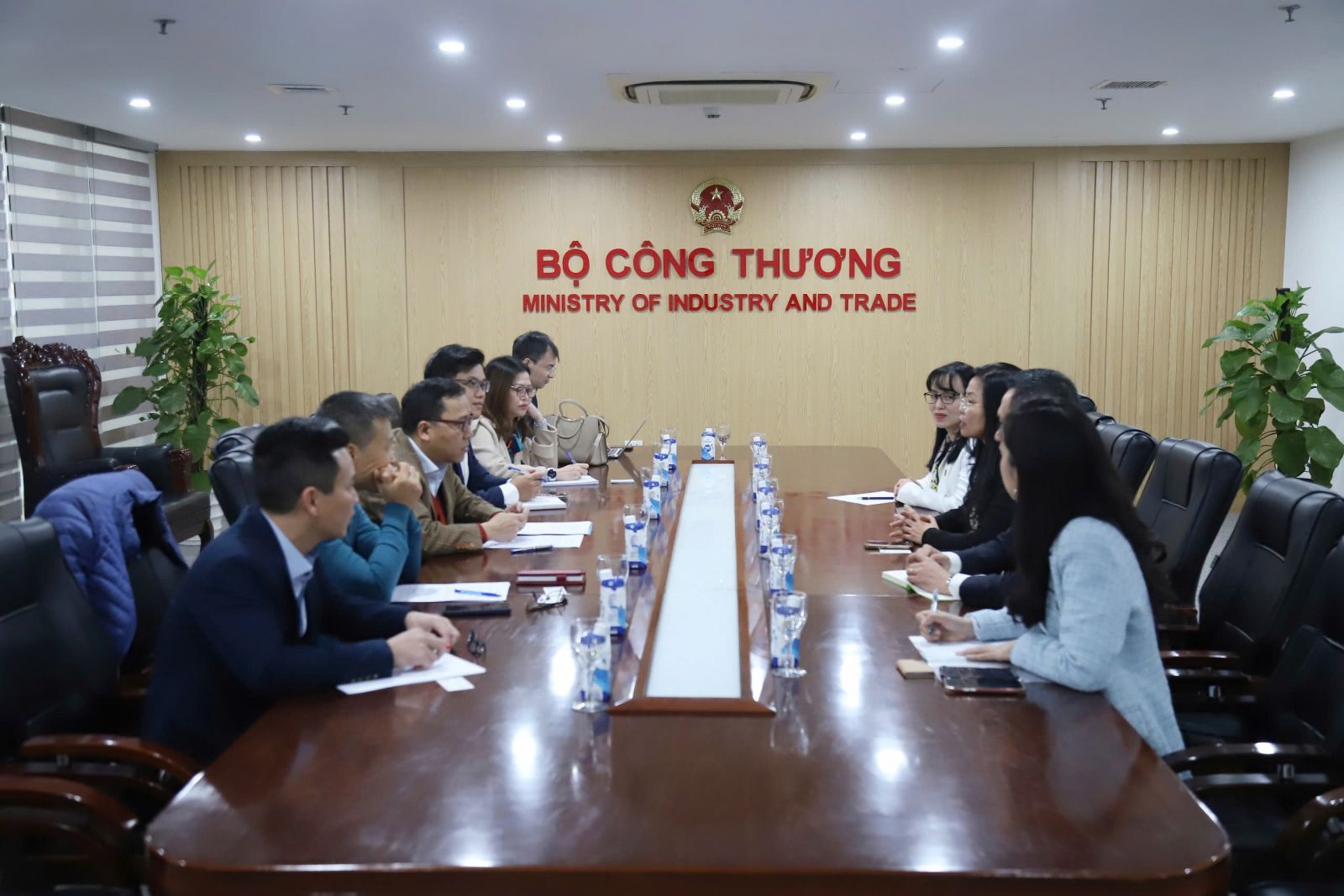 Ngân hàng Standard Chartered quan tâm tài trợ vốn cho các dự án năng lượng trọng điểm của Việt Nam