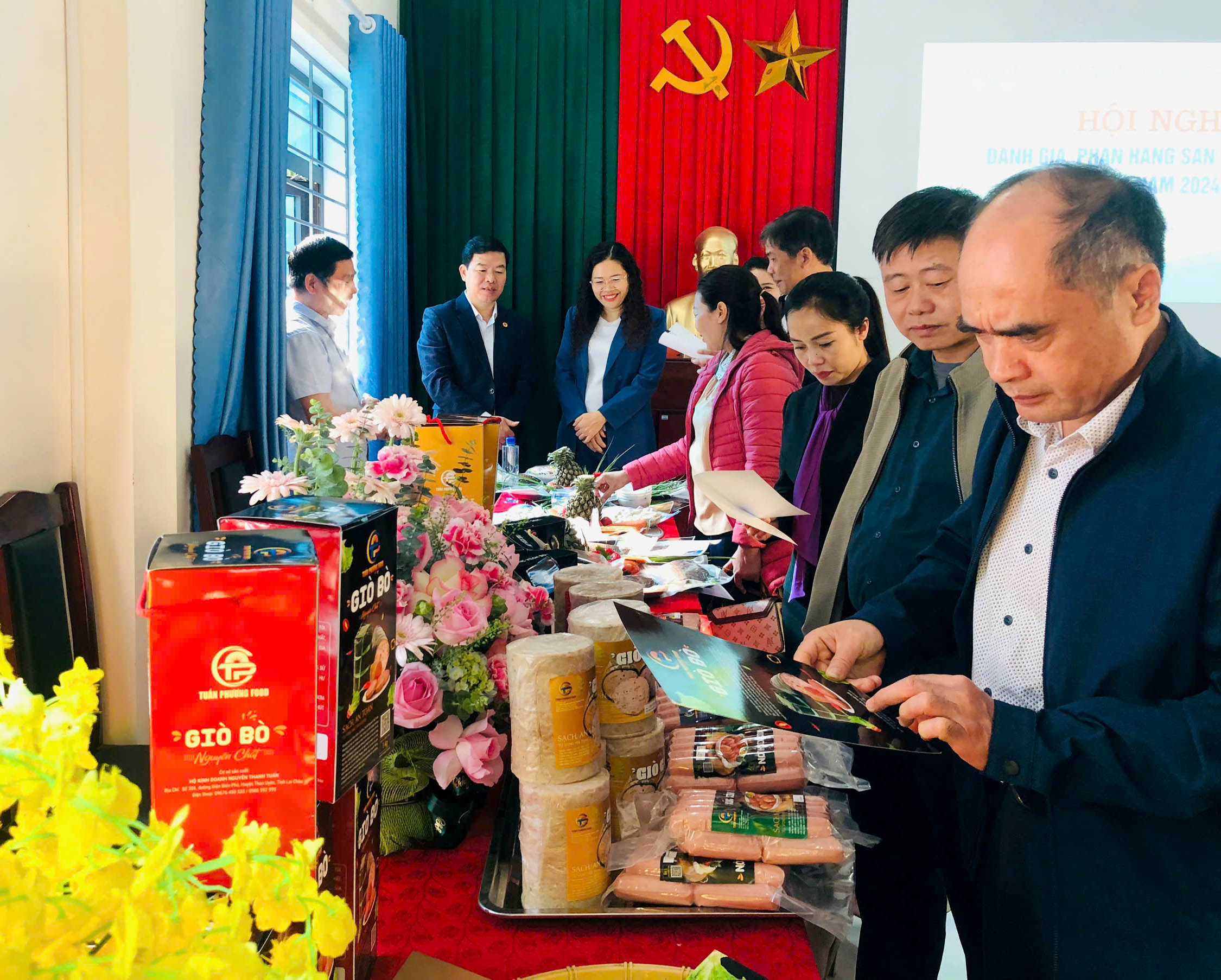 Than Uyên Thêm 17 sản phẩm được đánh giá OCOP