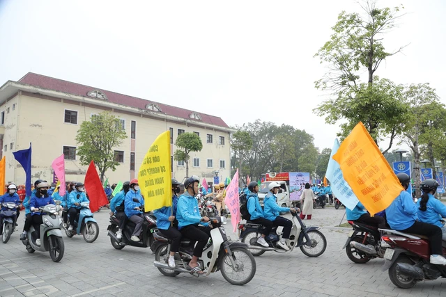 Phát động Tháng hành động Quốc gia về dân số năm 2024