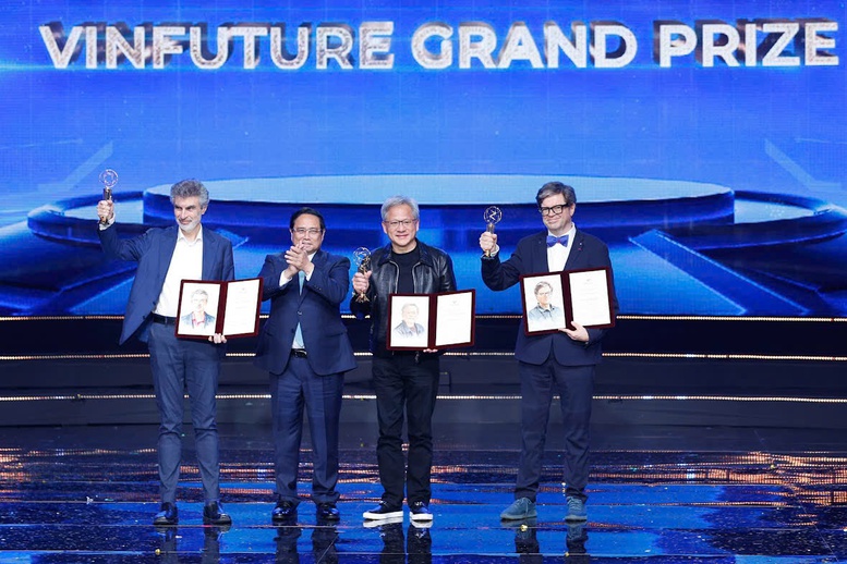 “”Cốt lõi của nhà khoa học là khả năng suy luận, tinh thần học hỏi không ngừng”