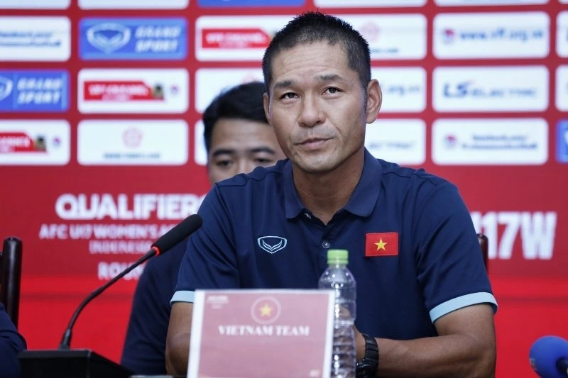 VFF kết thúc hợp đồng với HLV Akira Ijiri