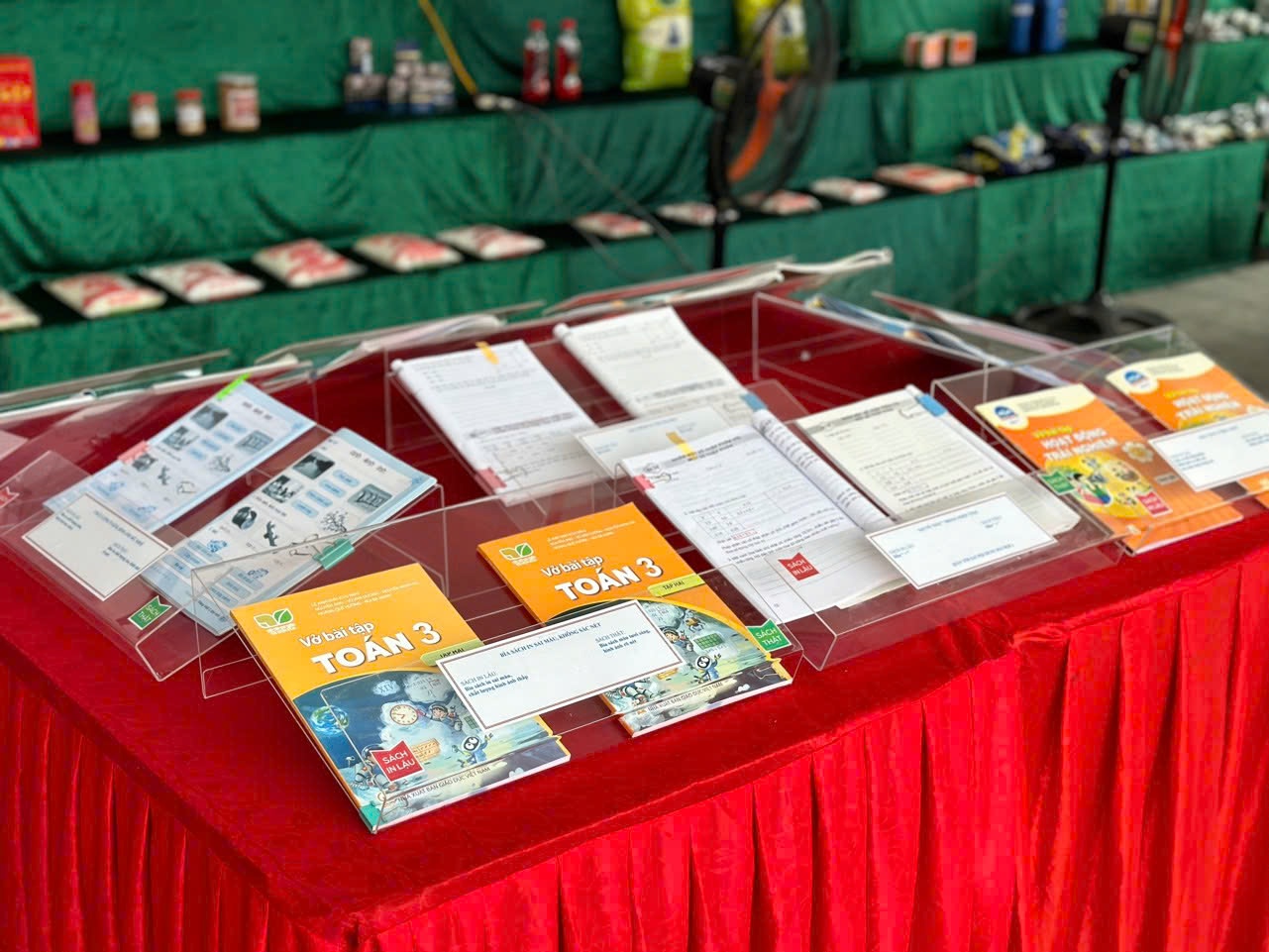 Quyết liệt hơn nữa trong chống sách giáo khoa giả, in lậu