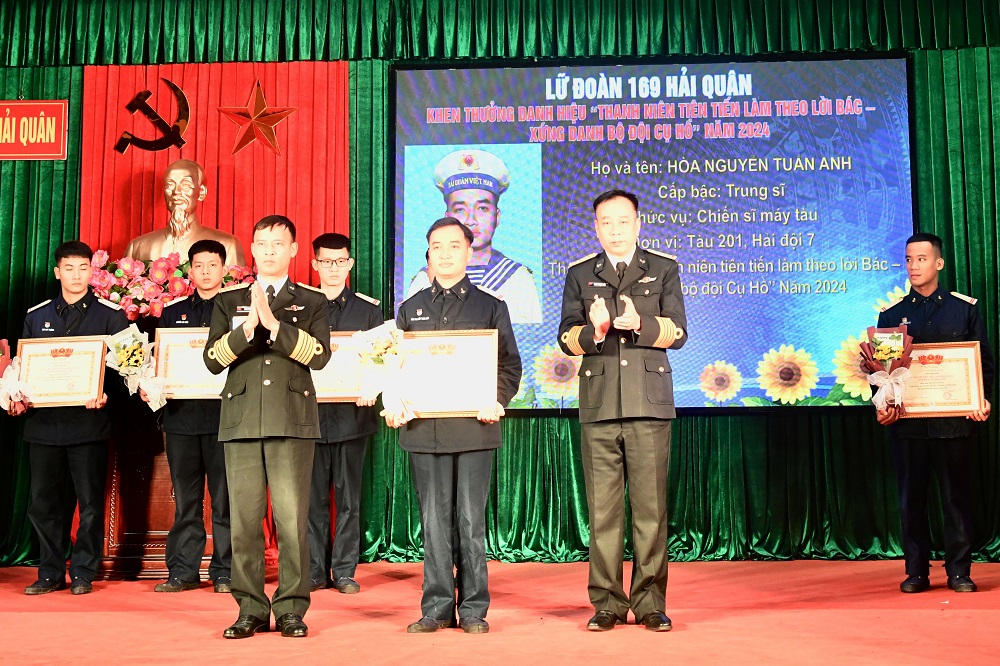 Quan tâm, động viên hạ sĩ quan - binh sĩ chuẩn bị xuất ngũ