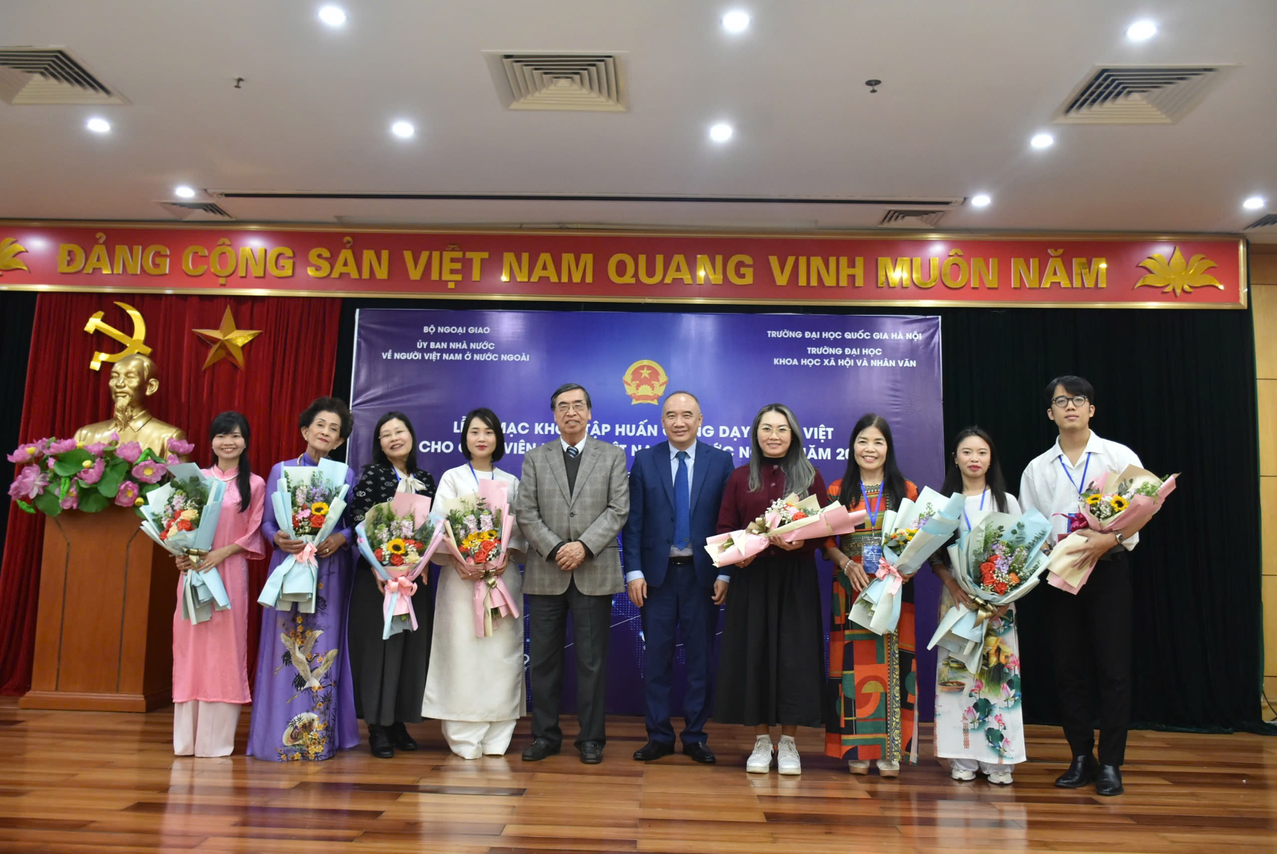 Bế mạc Khóa tập huấn giảng dạy tiếng Việt cho giáo viên Việt Nam ở nước ngoài