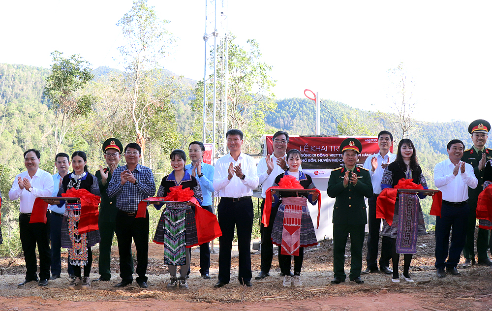 Khai trương Trạm phát sóng di động tại bản Háng Á, xã Hồ Bốn, huyện Mù Cang Chải