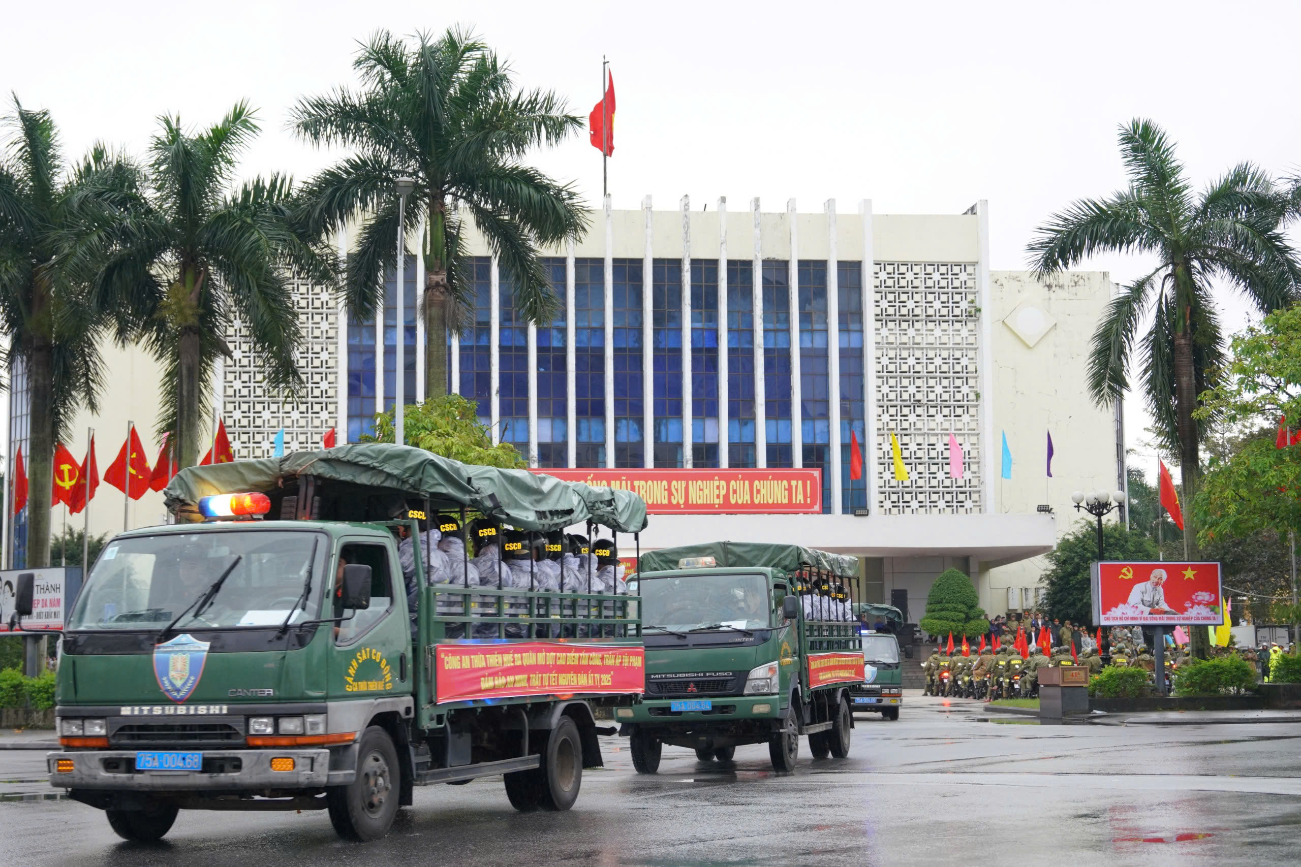 Công an Thừa Thiên Huế ra quân bảo đảm an ninh trật tự dịp Tết Nguyên đán 2025
