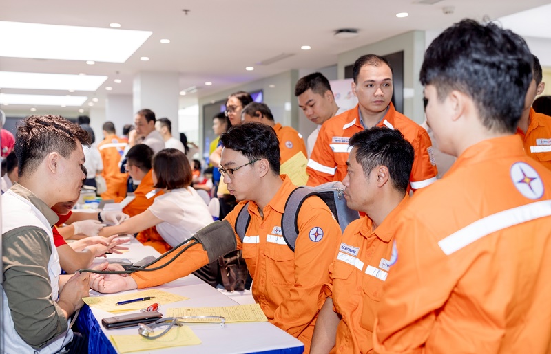 EVN và 11 574 đơn vị máu giúp đỡ cộng đồng