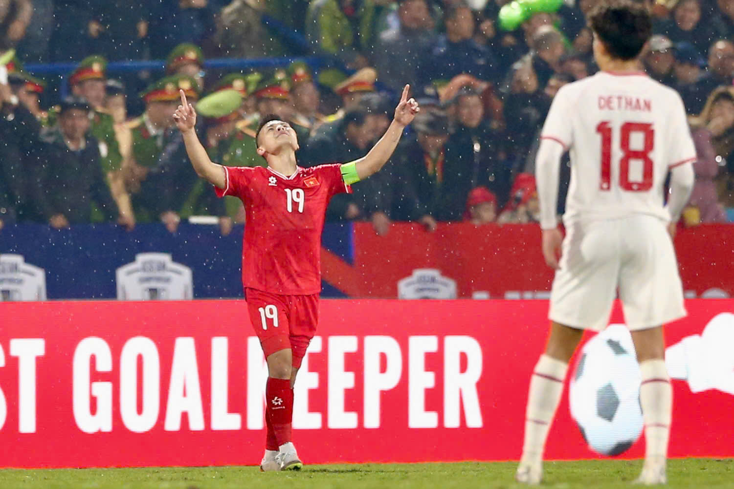 Thắng tối thiểu Indonesia, tuyển Việt Nam giành ngôi đầu bảng