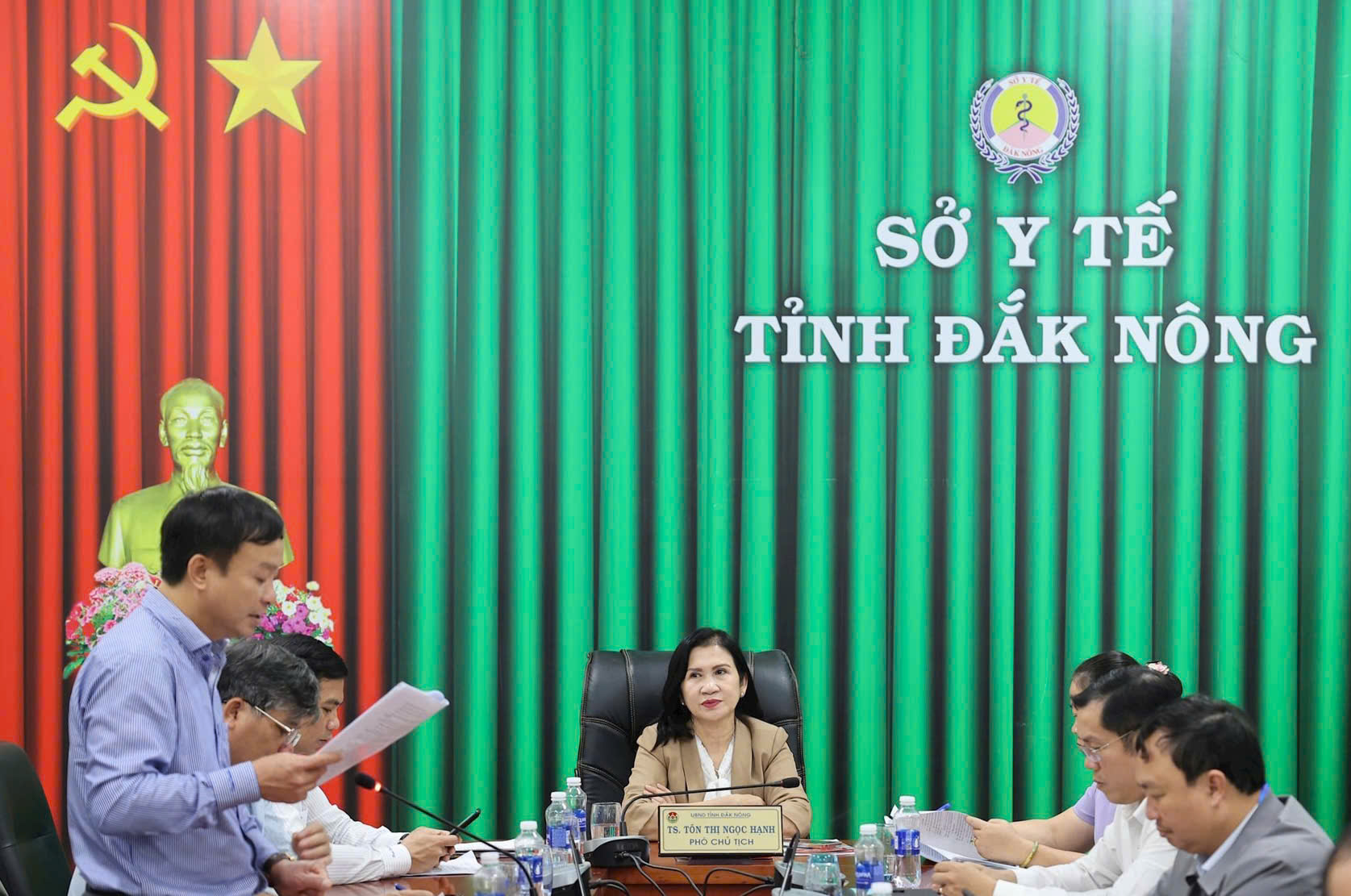 Đắk Nông Bảo đảm công tác khám chữa bệnh song song với bảo đảm quyền lợi của cán bộ, nhân viên y tế