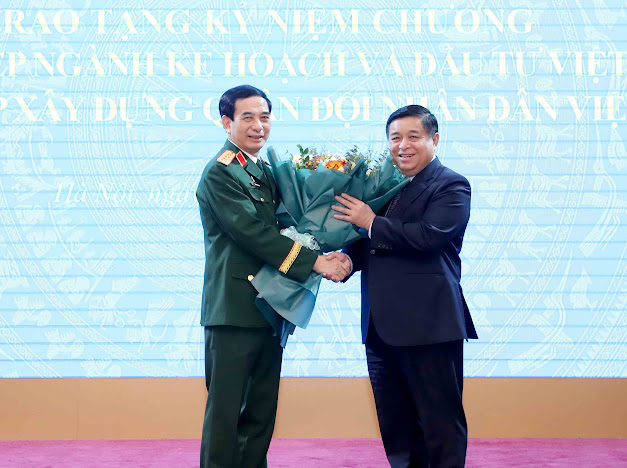 Phối hợp chặt chẽ hoạt động giữa Bộ Kế hoạch và Đầu tư với Bộ Quốc phòng
