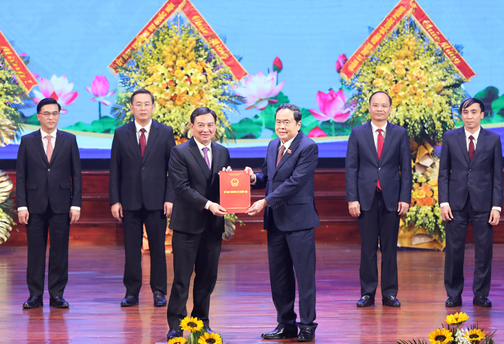 Công bố Nghị quyết của Ủy ban Thường vụ Quốc hội về sắp xếp đơn vị hành chính cấp huyện, cấp xã tỉnh Bắc Giang