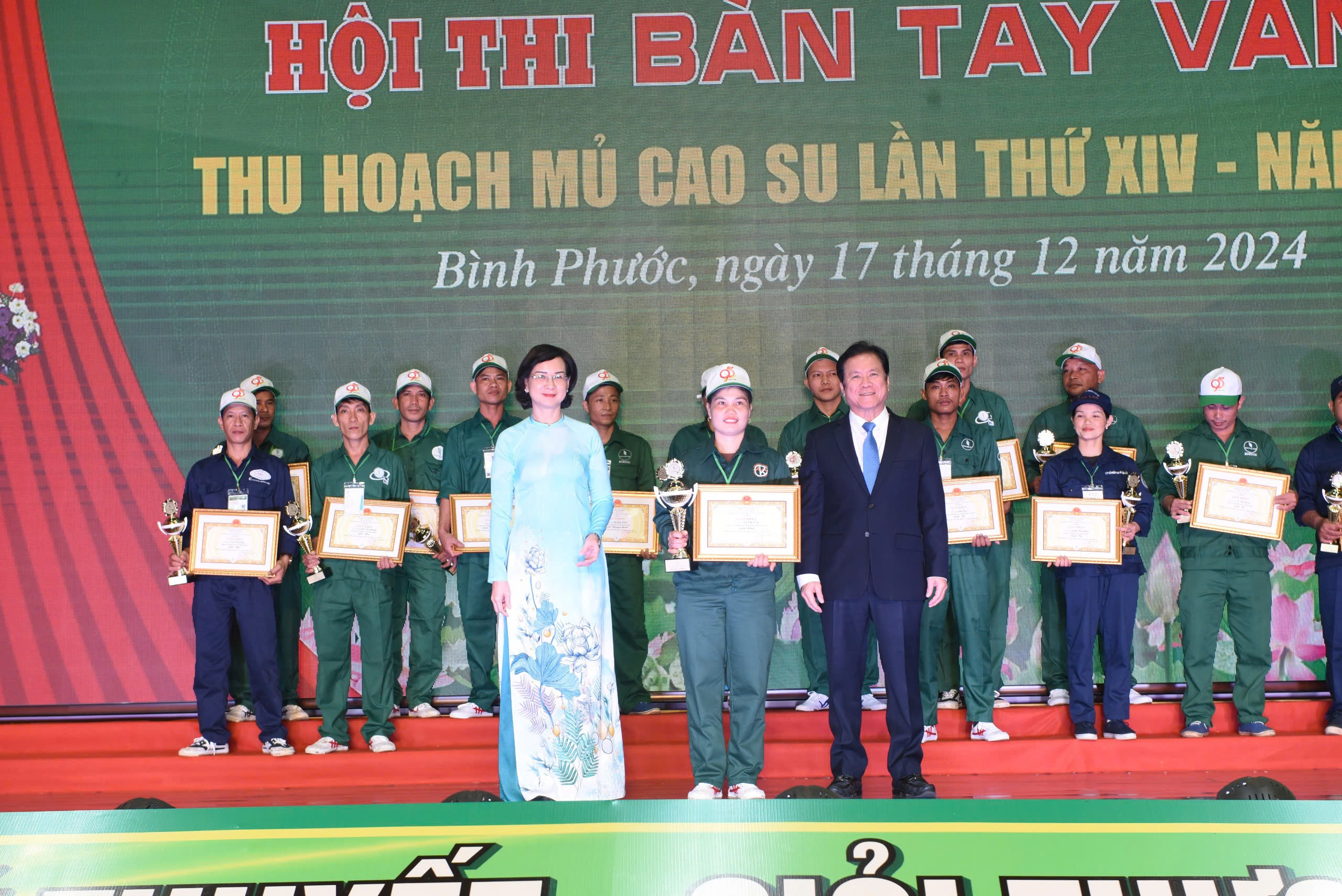 Hội thi Bàn tay Vàng thu hoạch mủ cao su lần thứ XIV