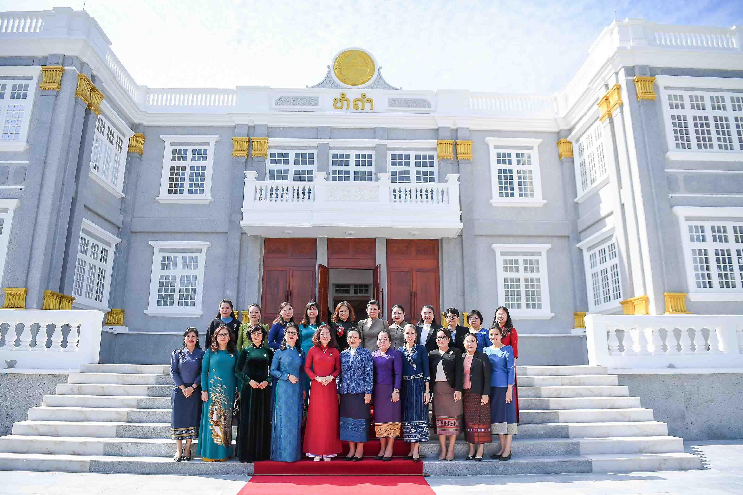 Thắt chặt tình thân và quan hệ đặc biệt giữa Phụ nữ hai nước Việt Nam - Lào