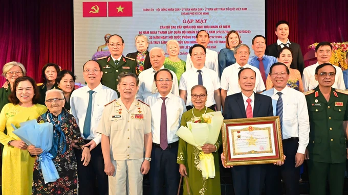 Thành phố Hồ Chí Minh gặp mặt cán bộ cao cấp quân đội nghỉ hưu