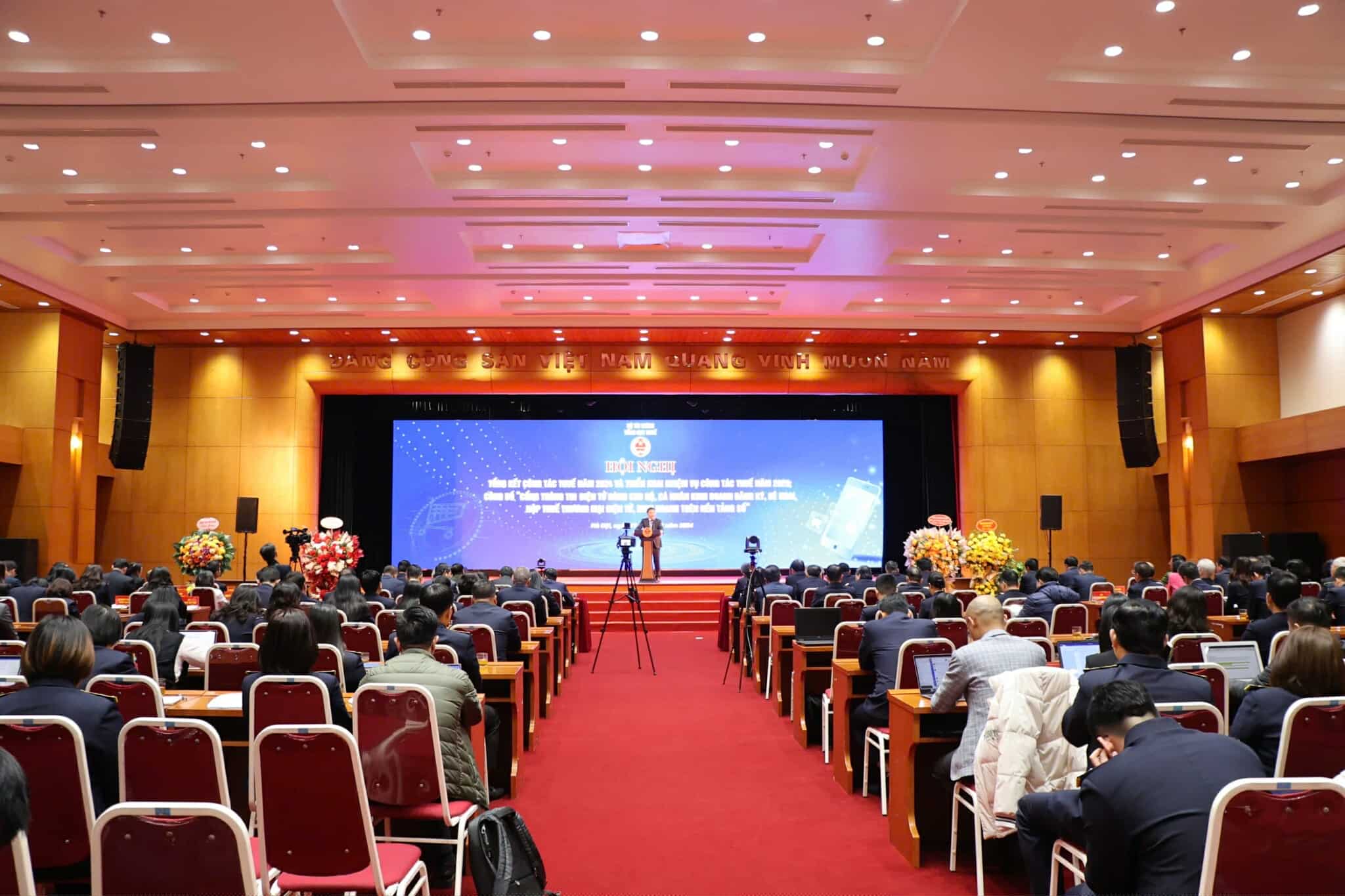 Ngành thuế phấn đấu năm 2025 vượt mục tiêu thu ngân sách 1,7 triệu tỷ đồng