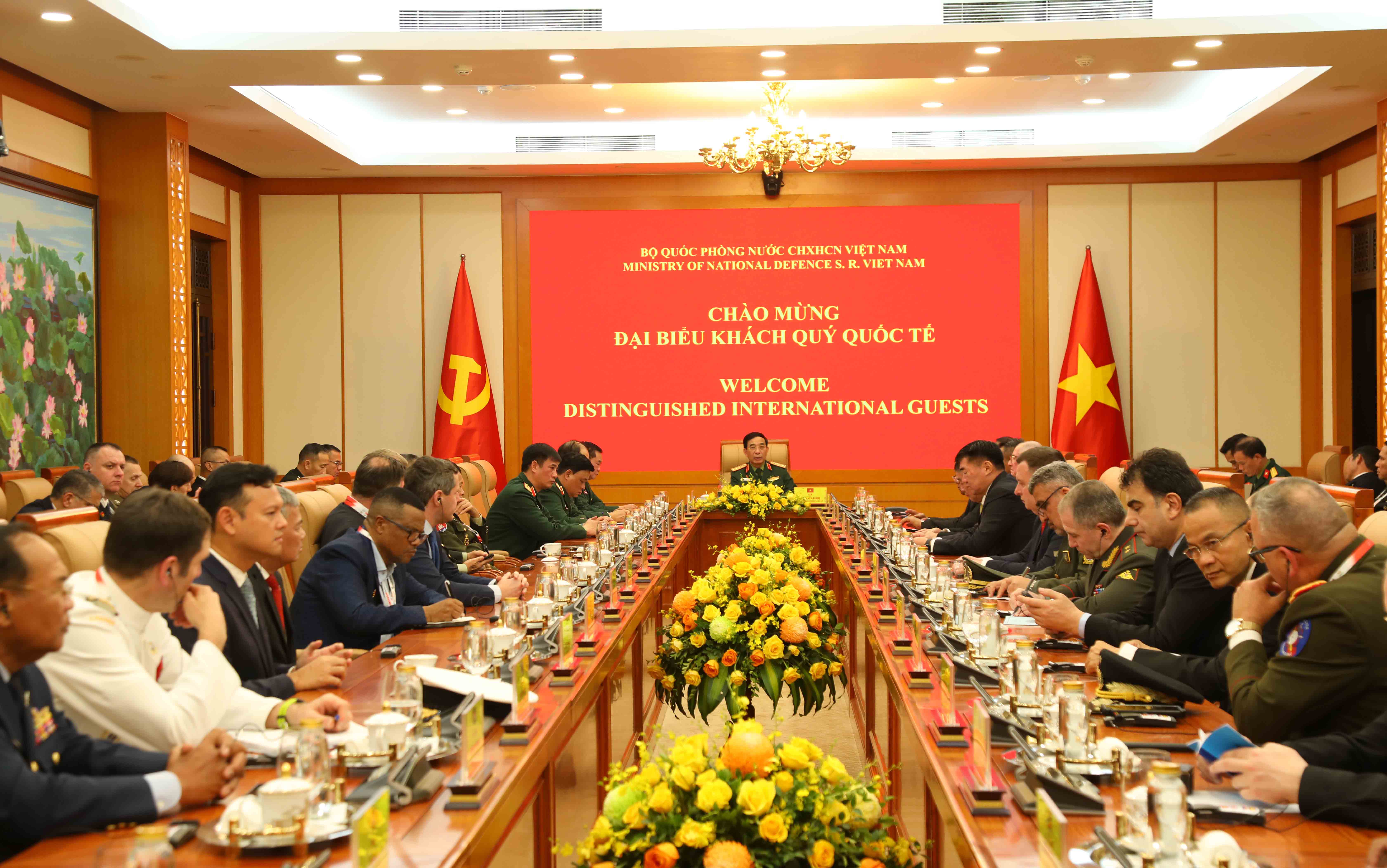 Doanh nghiệp quốc phòng Việt Nam và các nước cùng nhau hợp tác sản xuất sản phẩm lưỡng dụng