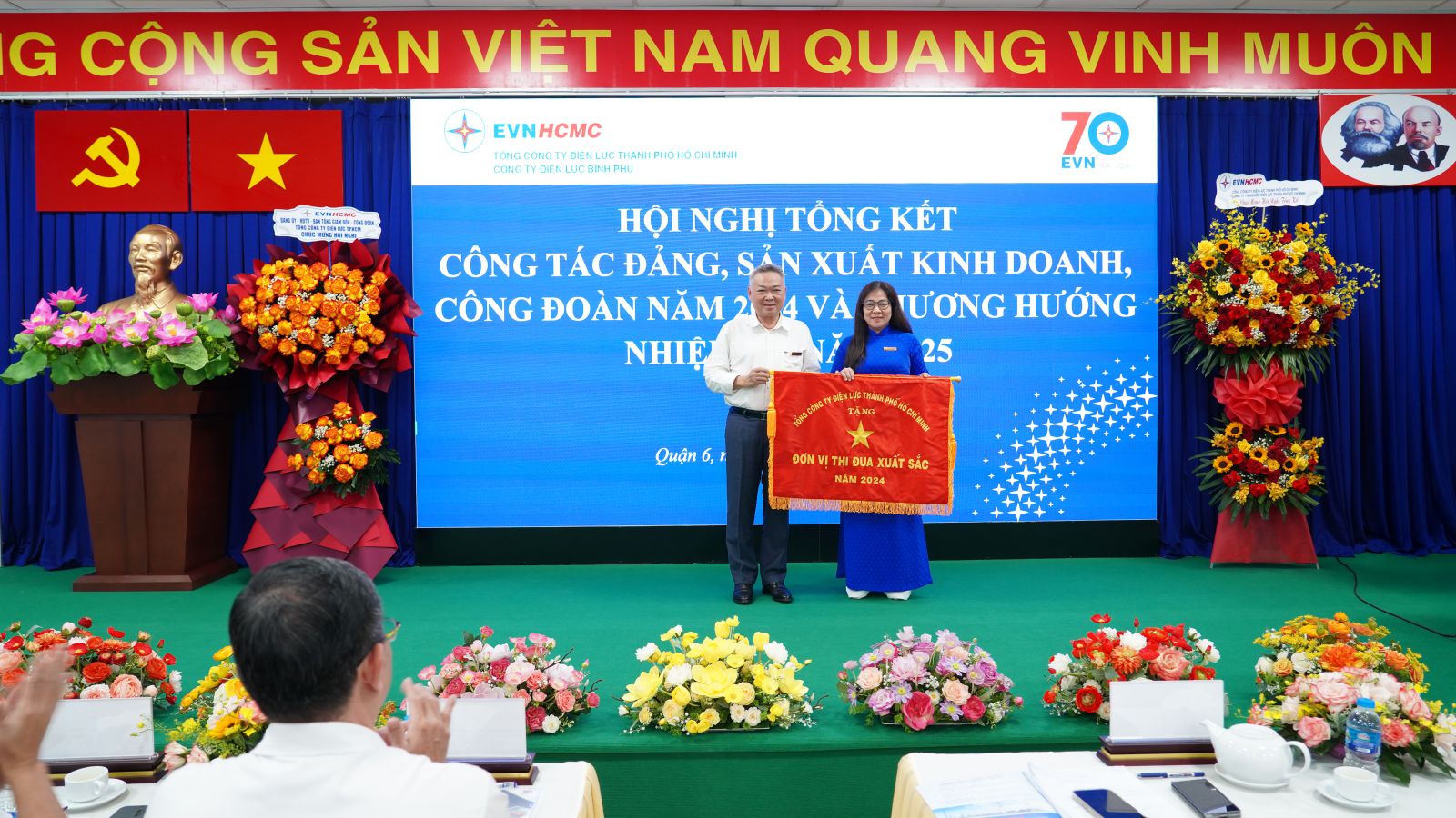 Xây dựng kế hoạch sản xuất kinh doanh phù hợp với thực tiễn đơn vị