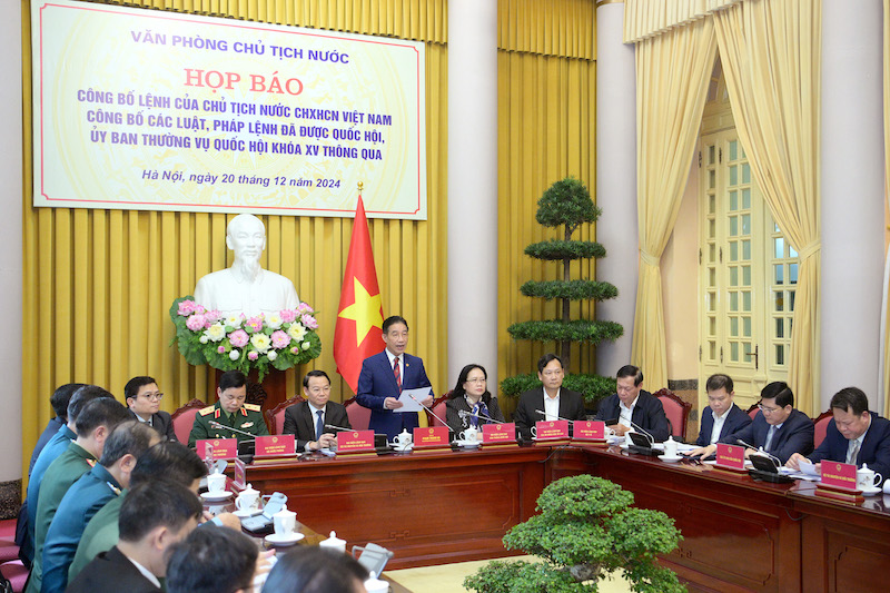 Công bố Lệnh của Chủ tịch nước về 9 luật và 1 Pháp lệnh