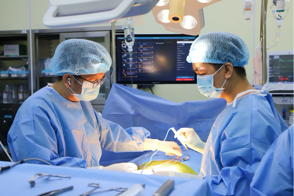 Bước tiến mới trong phẫu thuật cột sống với công nghệ xâm lấn tối thiểu