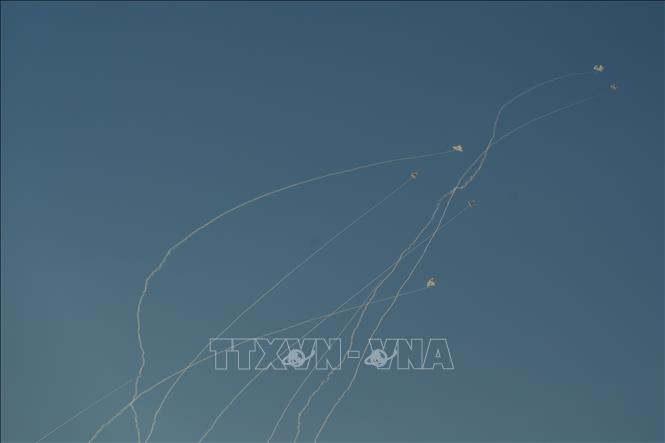 Tên lửa của Yemen rơi xuống Tel Aviv làm 14 người bị thương