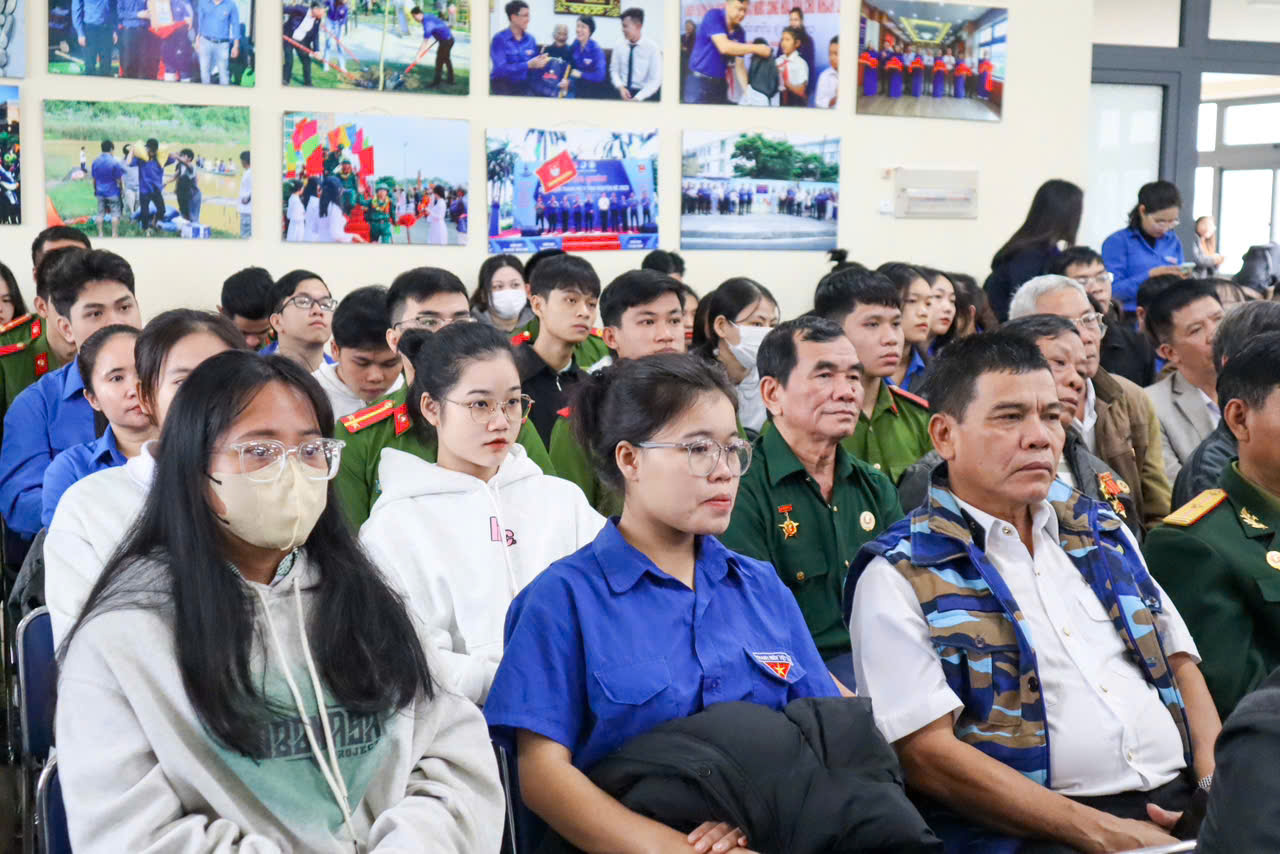 Tuổi trẻ Đà Nẵng chung tay xây dựng trường học thích ứng biến đổi khí hậu