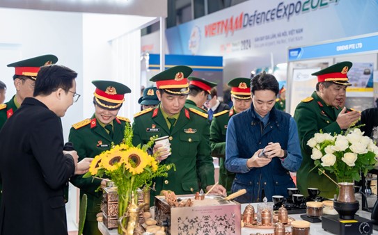Ấn tượng Trung Nguyên E-Coffee tại Triển lãm Quốc phòng quốc tế Việt Nam 2024