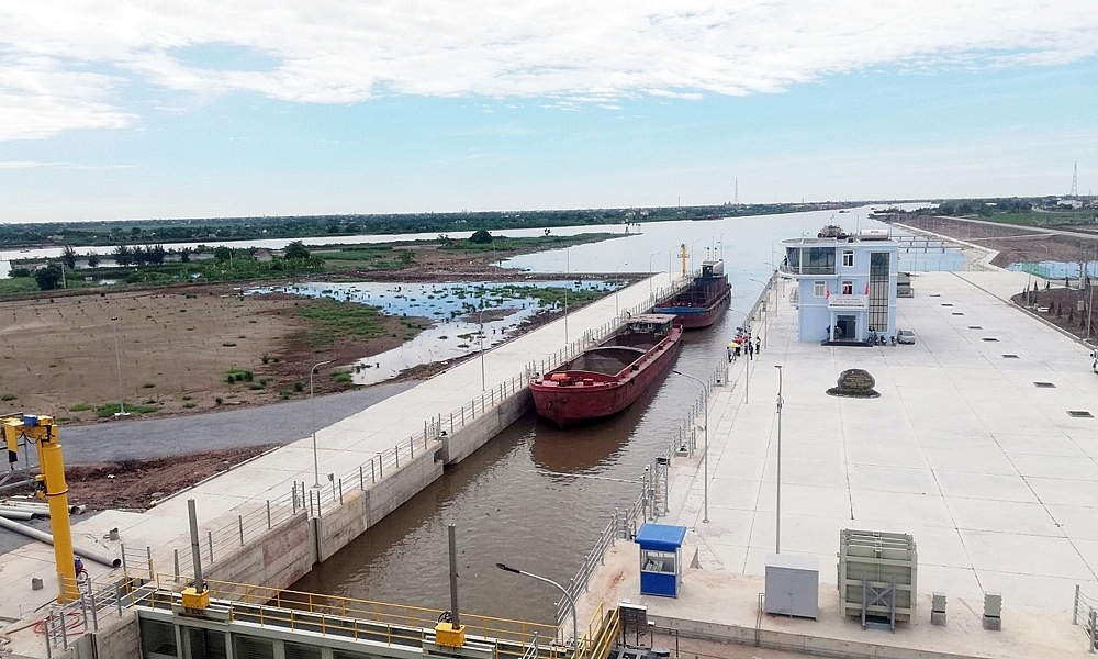 Kết luận của Phó Thủ tướng Trần Hồng Hà về quản lý, sử dụng và khai thác tài sản kết cấu hạ tầng đường thủy nội địa