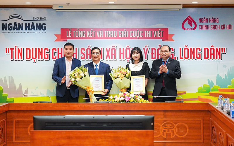 Trao giải Cuộc thi viết “Tín dụng chính sách xã hội - Ý Đảng, lòng Dân”