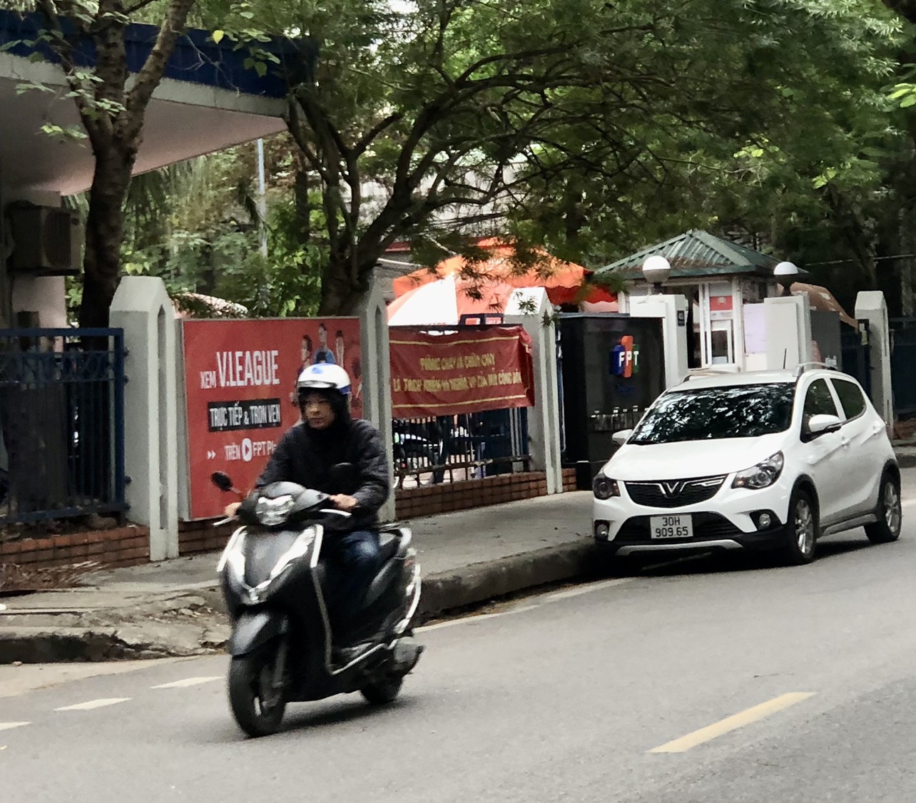 Thủ đô Hà Nội trời rét, nhiệt độ thấp nhất 11 độ C