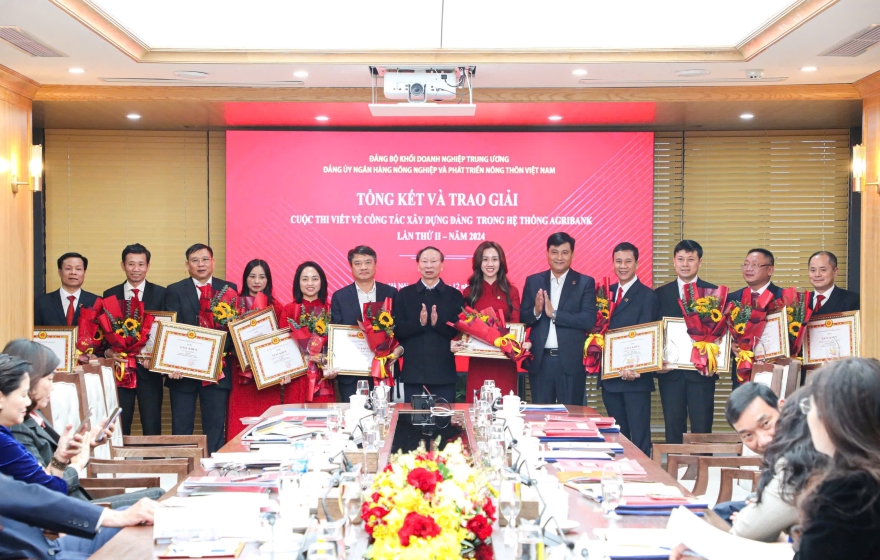 Vinh danh các tập thể, cá nhân đạt giải Cuộc thi viết về công tác xây dựng Đảng trong hệ thống Agribank lần thứ II năm 2024