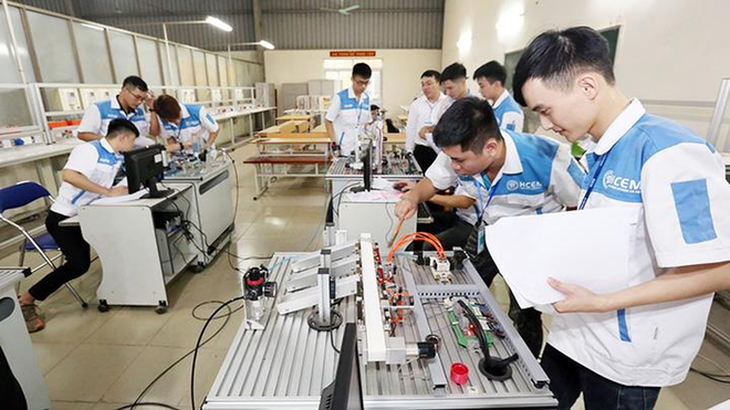 Hanoi develops vocational education to regional and world level