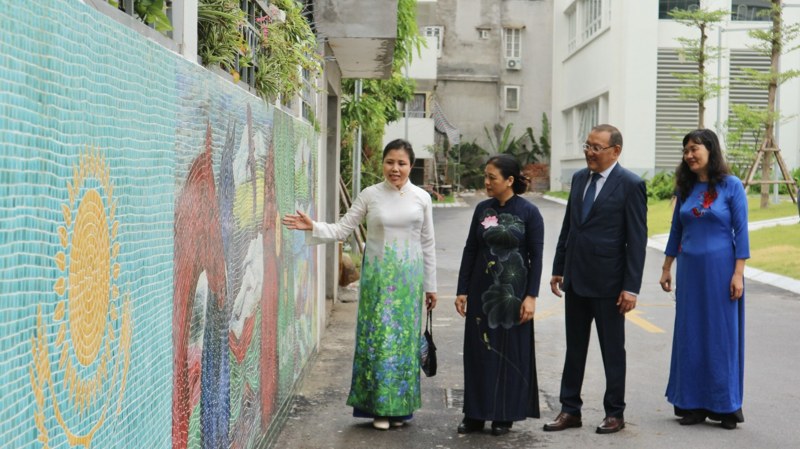 Kazakhnstan mural painting on Kazakhstan in Vietnam opens