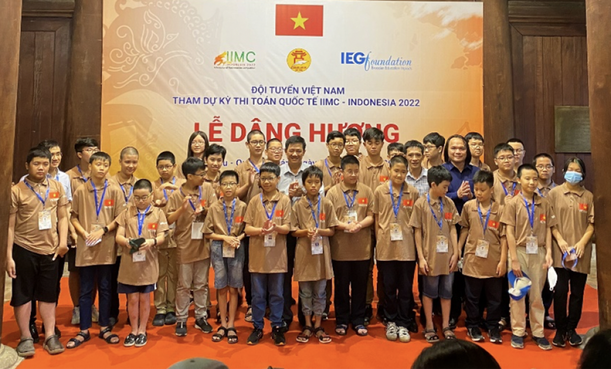 Vietnam wins two gold medals at International Mathematics Competition 2022