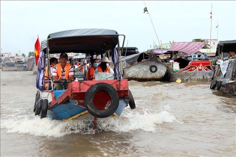 Some 84,000 visit Cai Rang floating market festival
