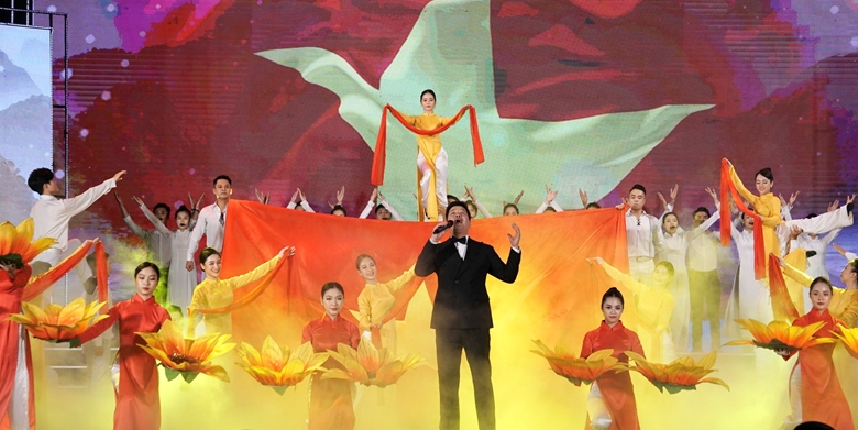 Art programme show gratitude to woulded solders and martyrs and revolutionary contributors