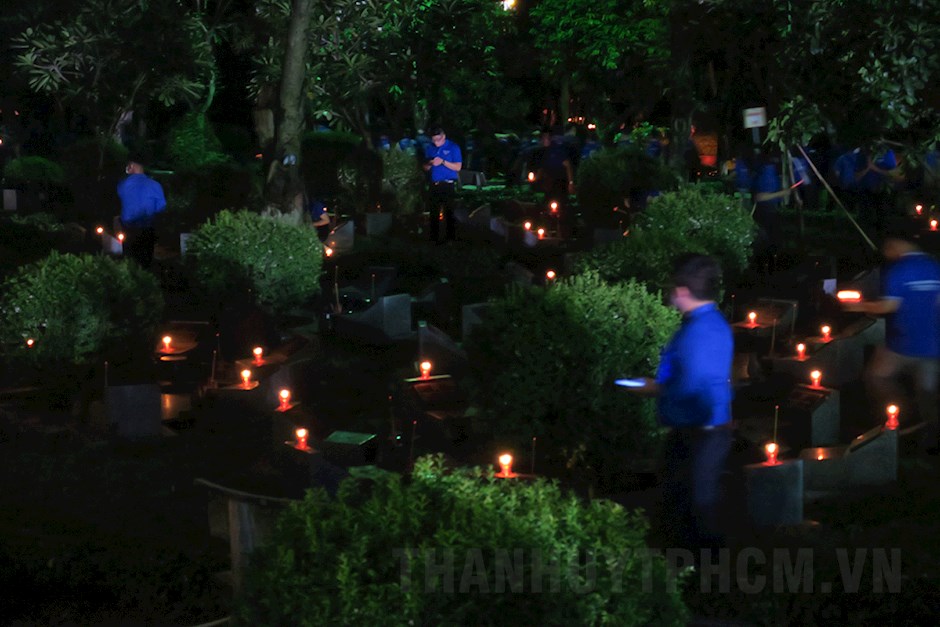Candle lighting ceremony commemorating heroic martyrs held in Ho Chi Minh City
