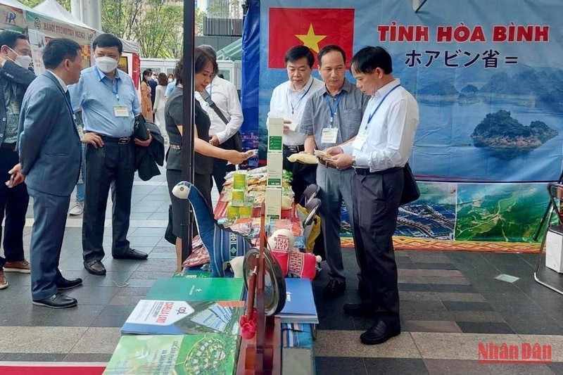 Hoa Binh joins trade and investment promotion program in Japan