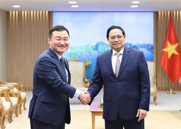 Prime Minister asks Samsung Electronics to expand operations in Vietnam