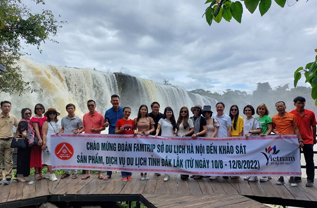 Tourism product connection between Hanoi and Dak Lak