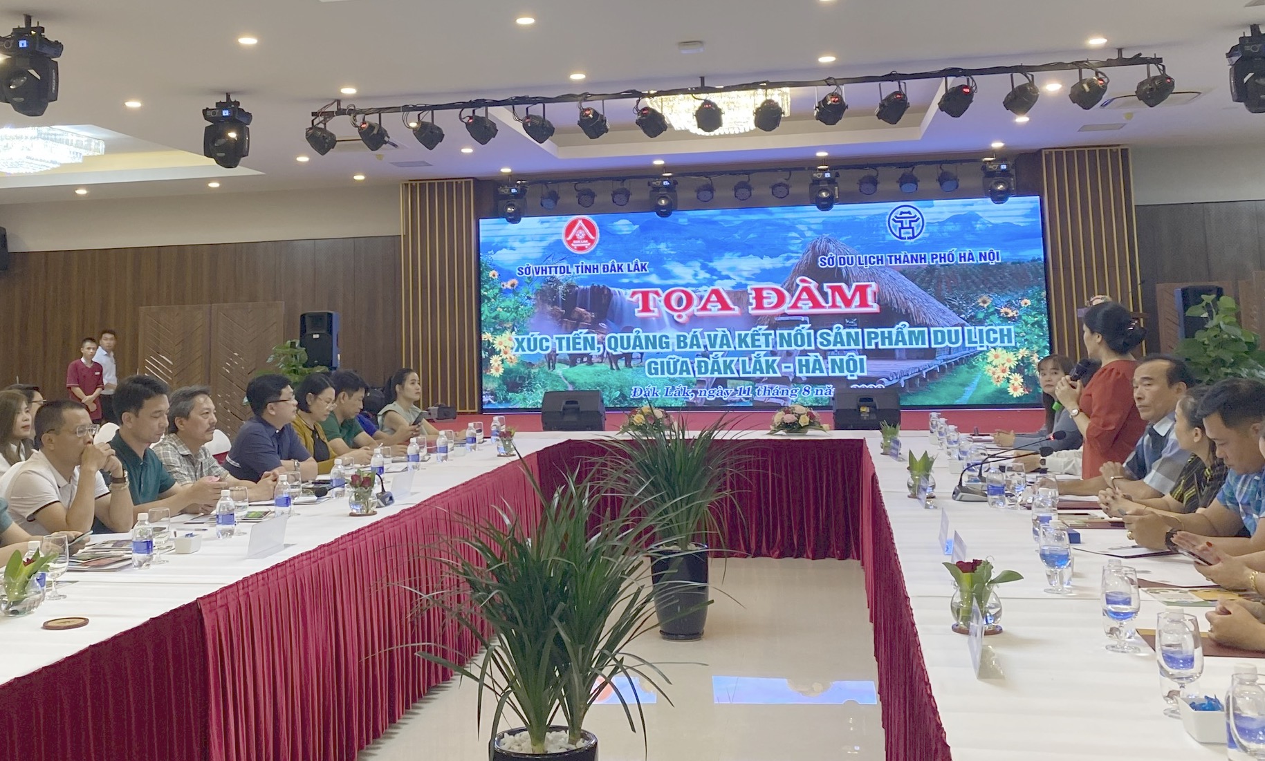 Hanoi and Dak Lak promote tourism connection