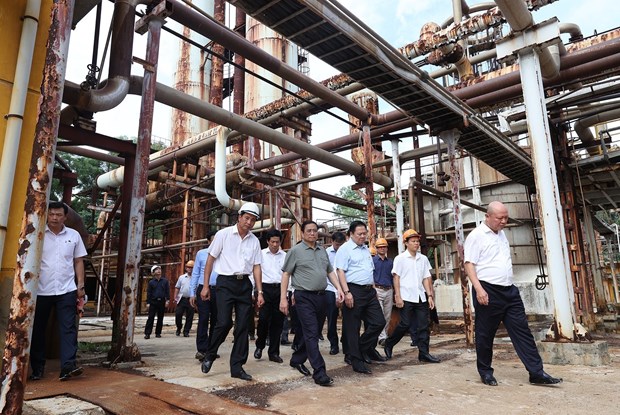 PM urges speeding up restructuring of Ha Bac fertilizer plant
