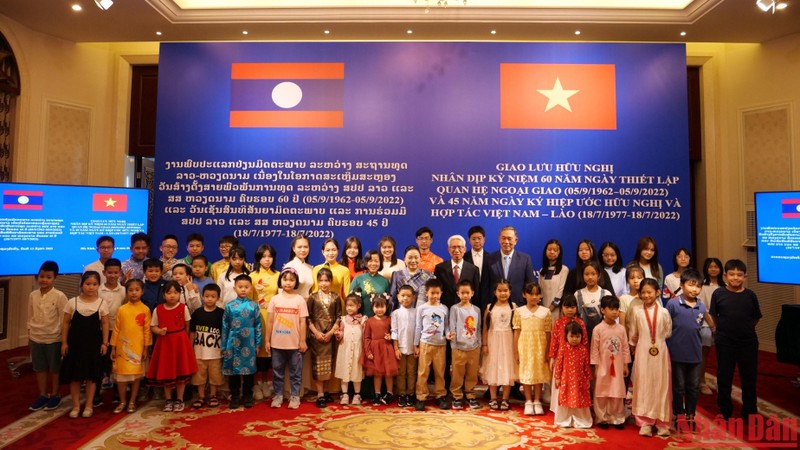 Friendship exchange between Vietnamese and Lao embassies in China