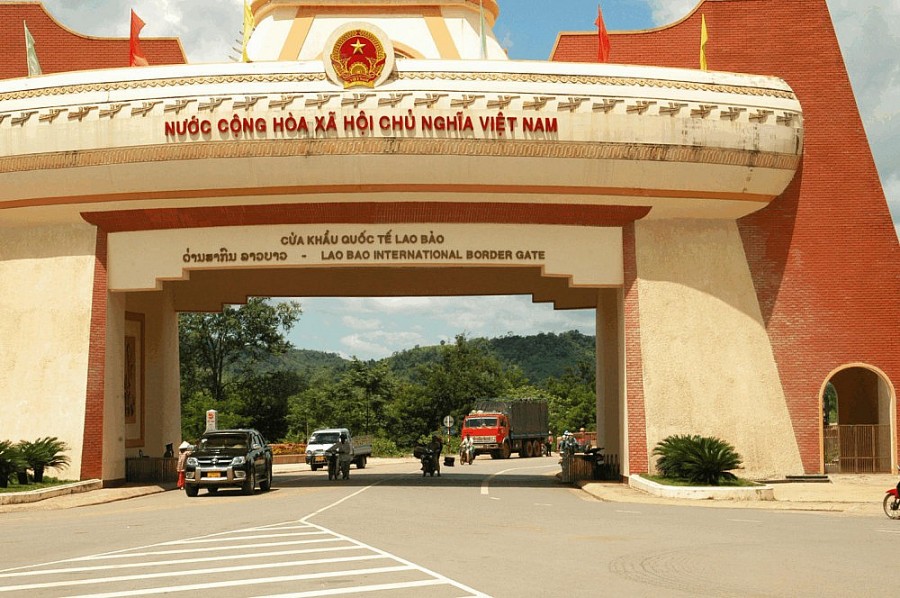 Vietnam-Laos trade enjoys prosperity in 7 months