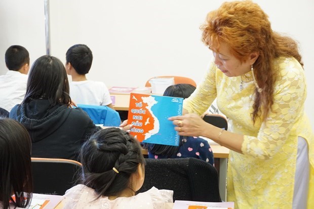 Training course for teachers teaching Vietnamese language abroad launched in Hanoi