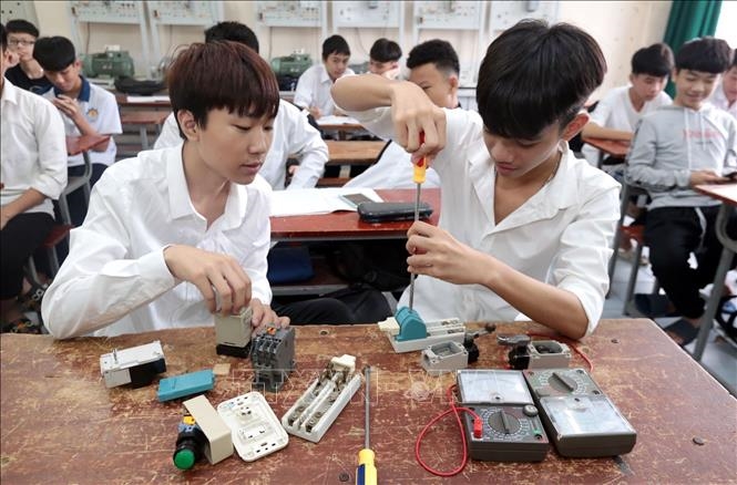 Over 100,000 people given vocational training in Hanoi