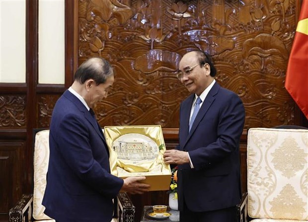 President Phuc hosts former president of RoK-Vietnam Friendship Association