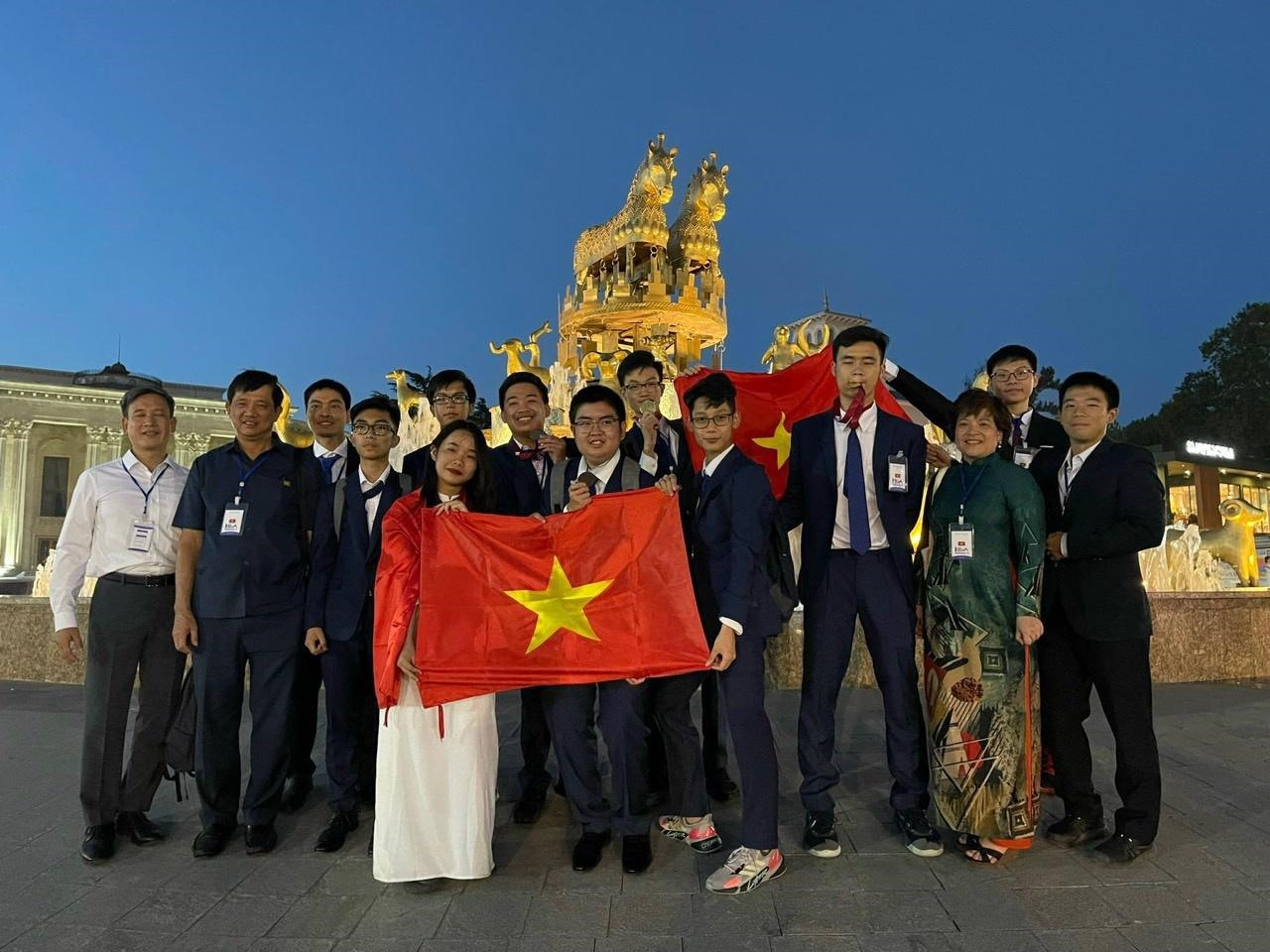 Vietnamese students win six medals 15th IOAA