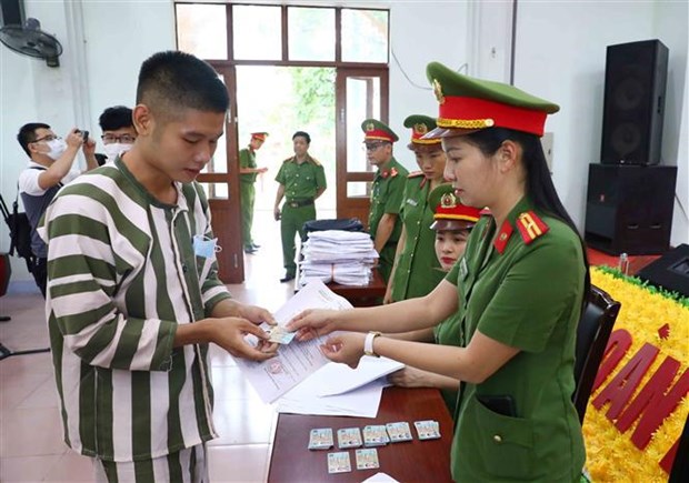 Deputy PM attends announcement ceremony of amnesty granting in Vinh Phuc prison