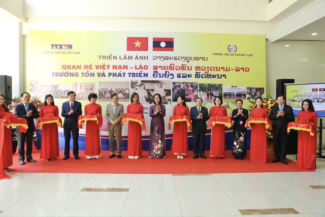 Exhibition on Vietnam - Laos special relations opens in Hanoi