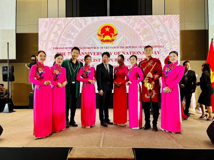HCMC organizes art troupes to serve overseas Vietnamese